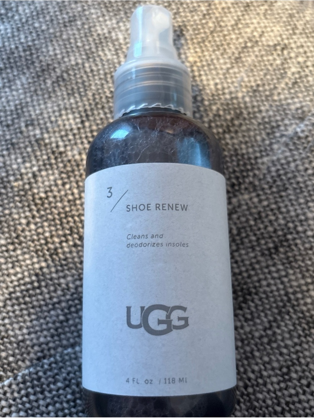 UGG Shoe Renew Insole Cleaner and Deodorizer Spray 6 fl oz Step 3
